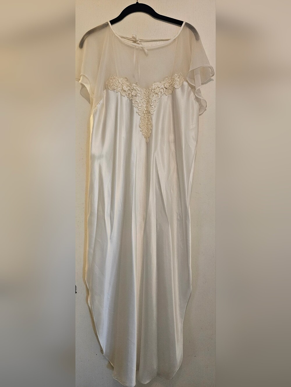 Vintage 80s Intimo Amore Bridal Ivory Satin Flutter Sleeve Maxi Nightgown